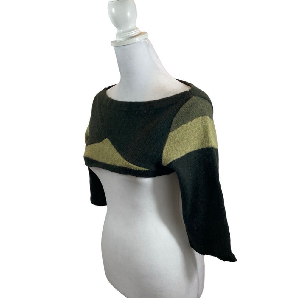 HandCut by Preloved Brand Cropped Green Color Block Sweater Size Medium